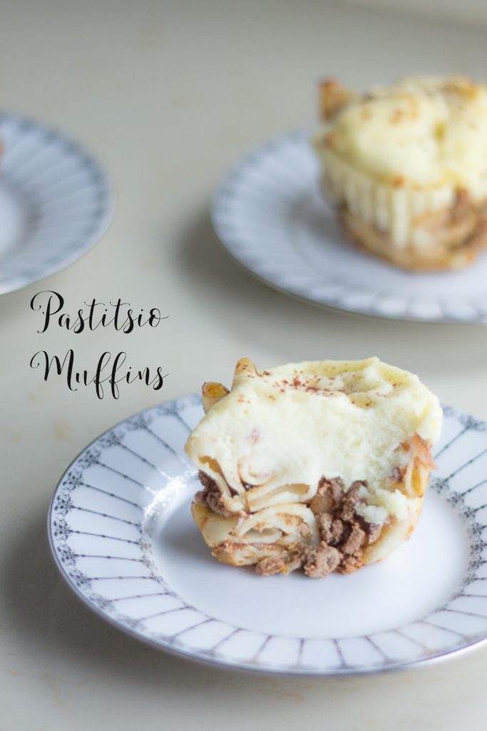 Greek Pastitsio Muffins | A delicious greek pastistio recipe perfect for a fun easy dinner